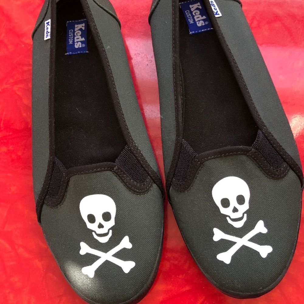 Custom Skull slip on canvas Skimmer Keds